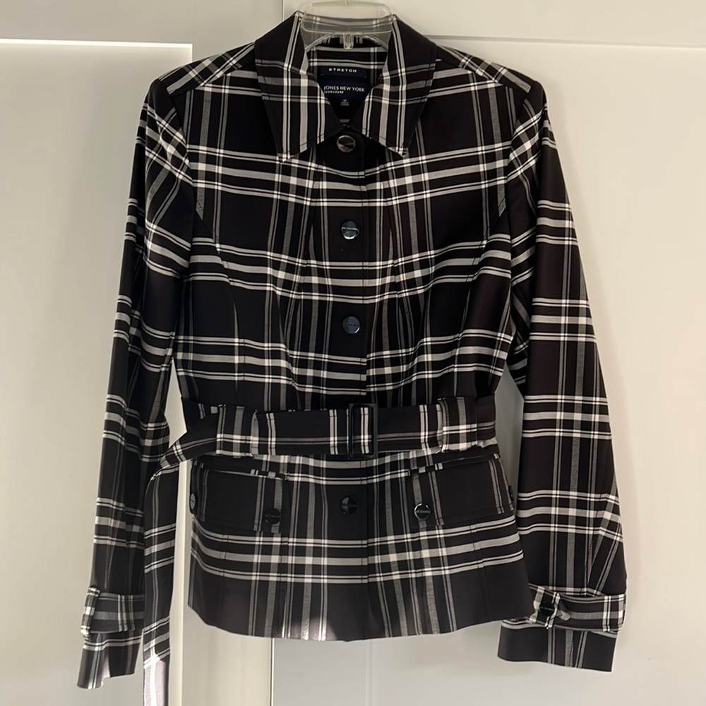 Jones New York stretch raincoat short trench. B&W plaid. - Picture 1 of 9
